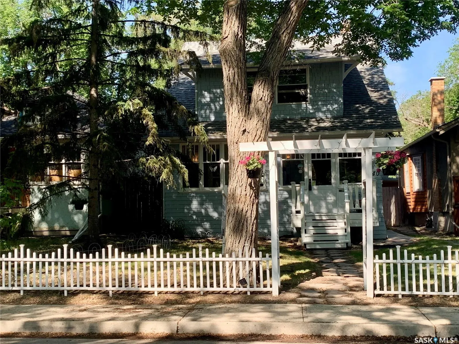 2140 Montague STREET