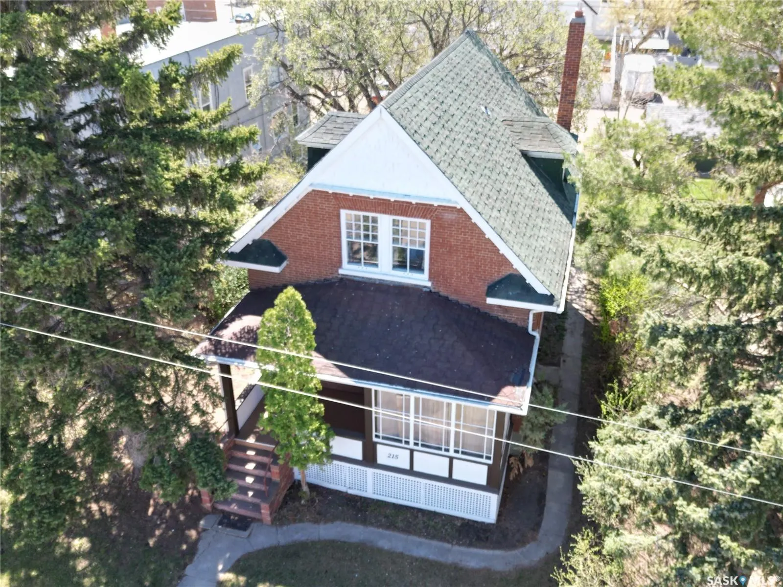 215 Ominica STREET W