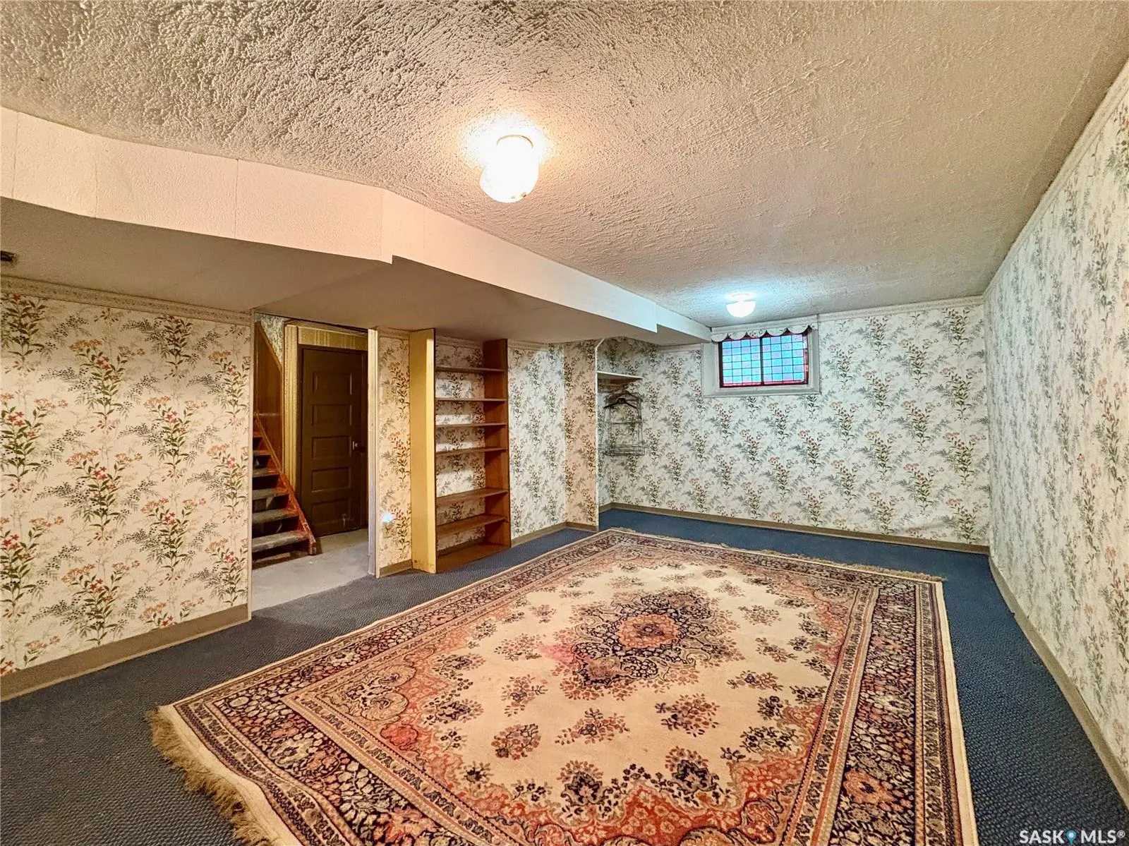 215 Ominica STREET W