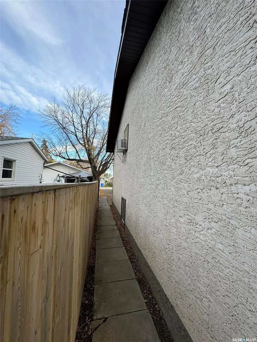 345 SCARTH STREET, #A & B