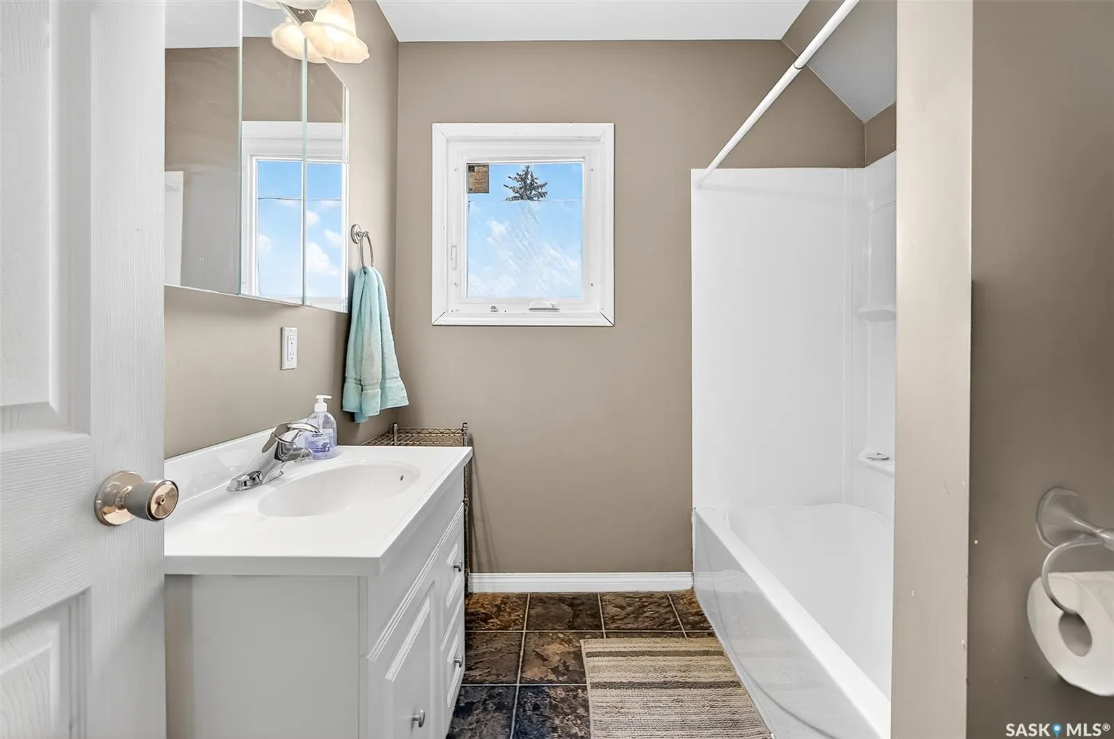 524 Saskatchewan STREET W
