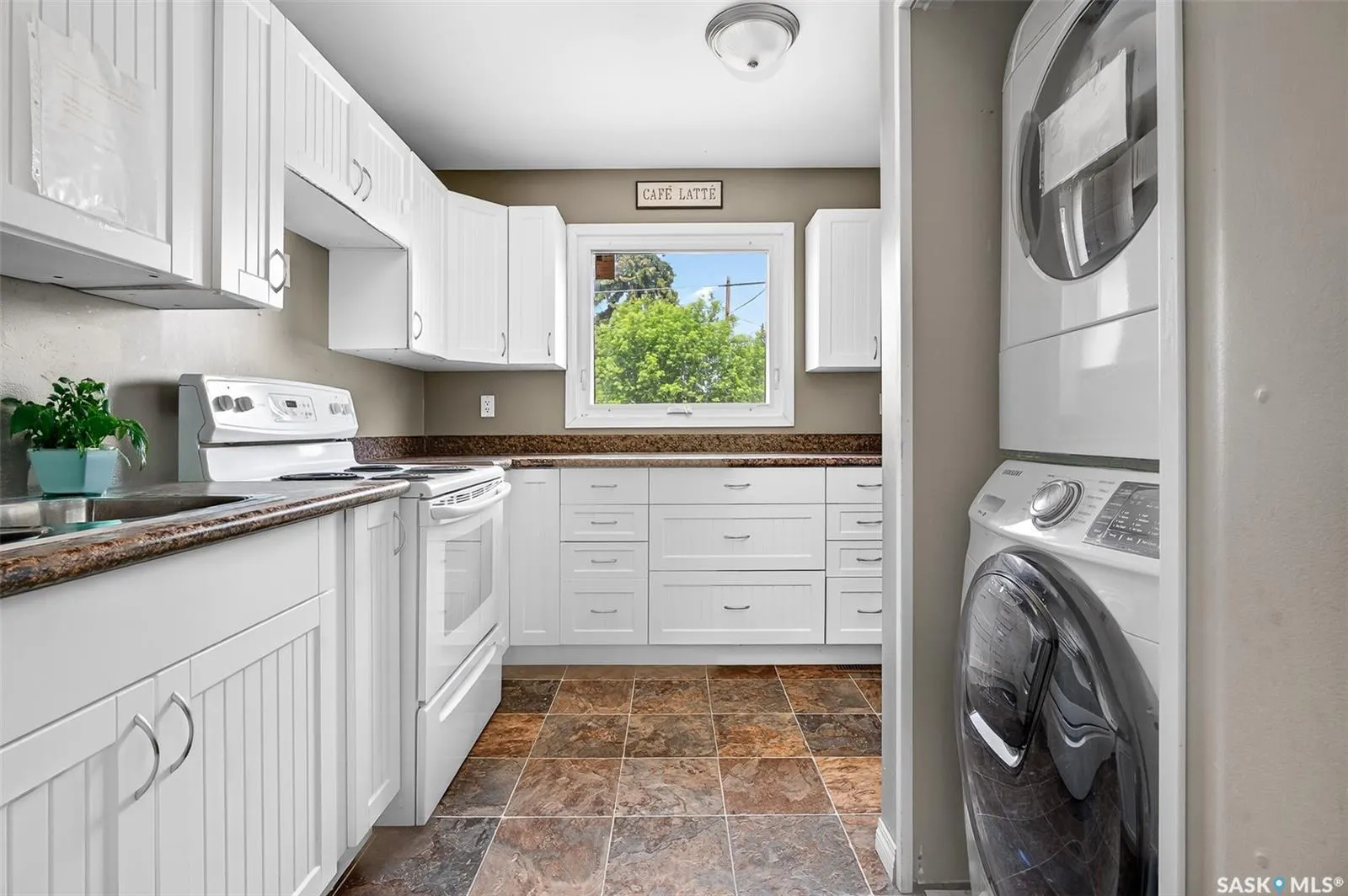 524 Saskatchewan STREET W