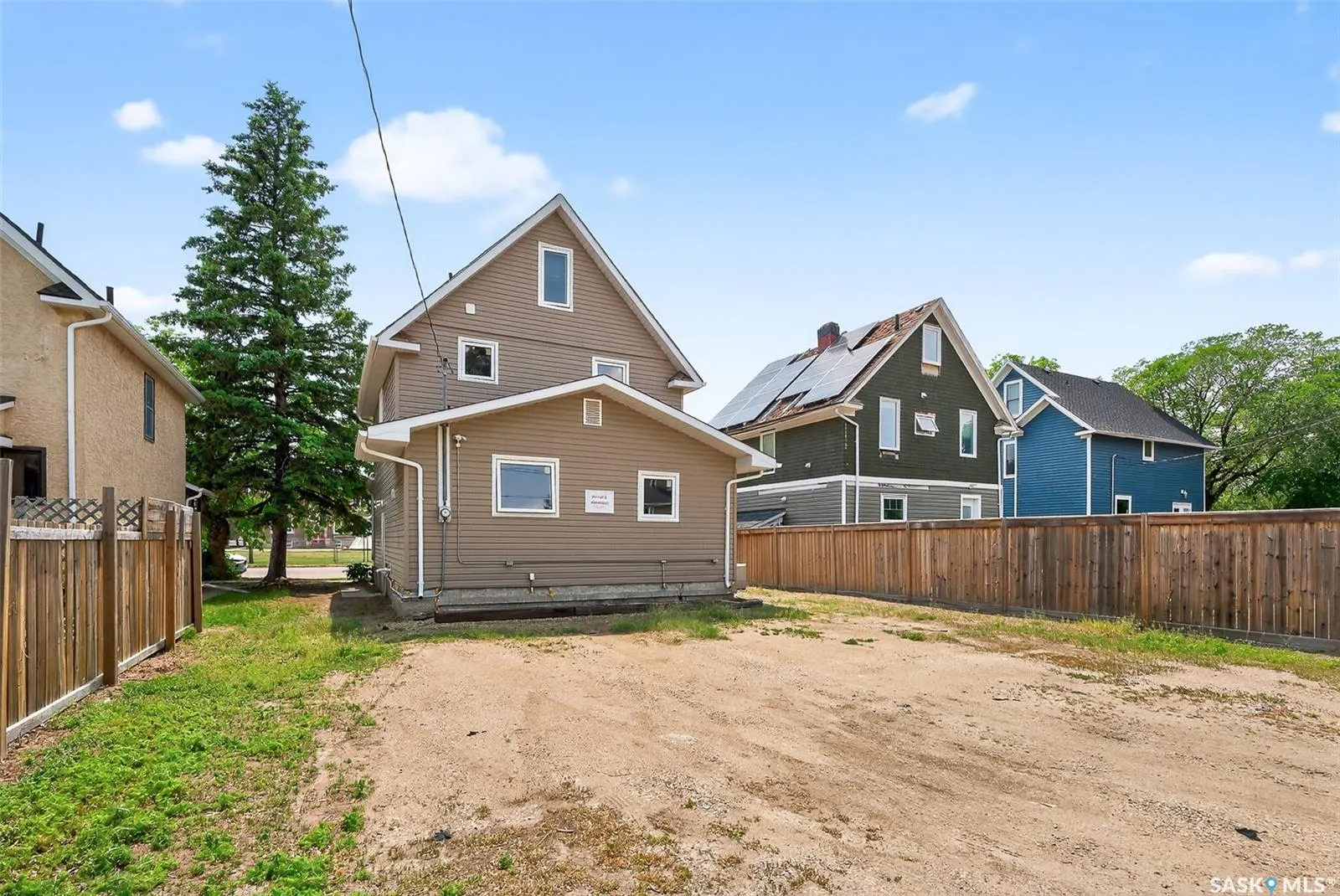 524 Saskatchewan STREET W