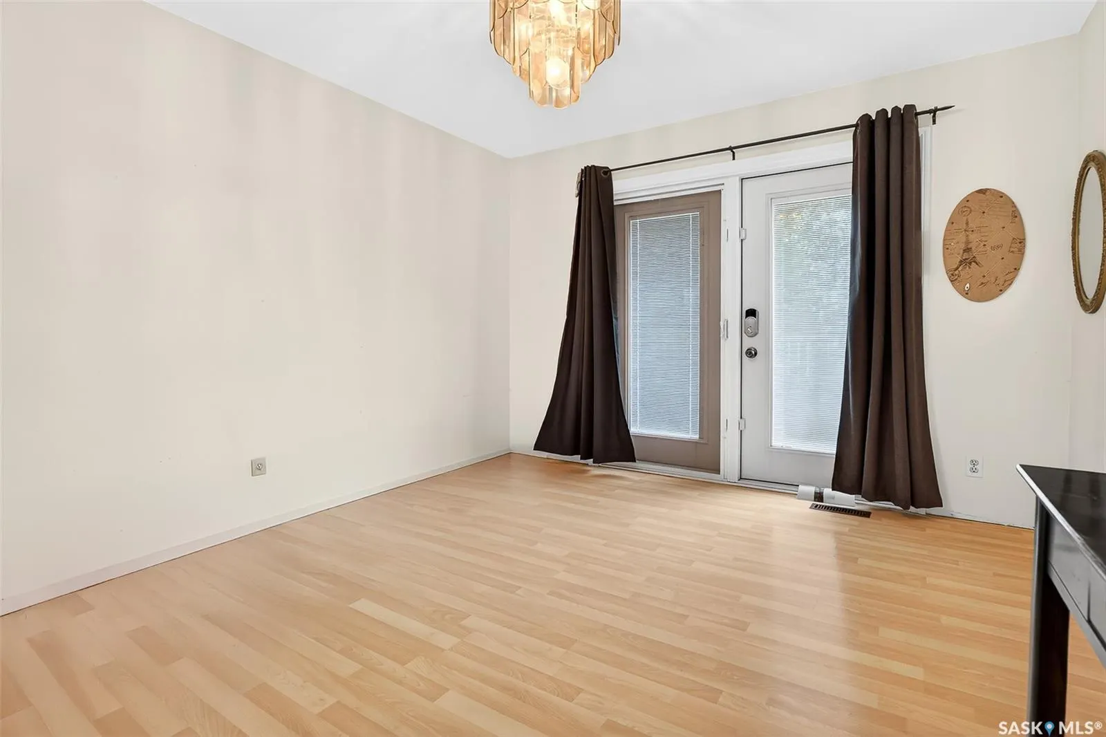 1303 Athabasca STREET W
