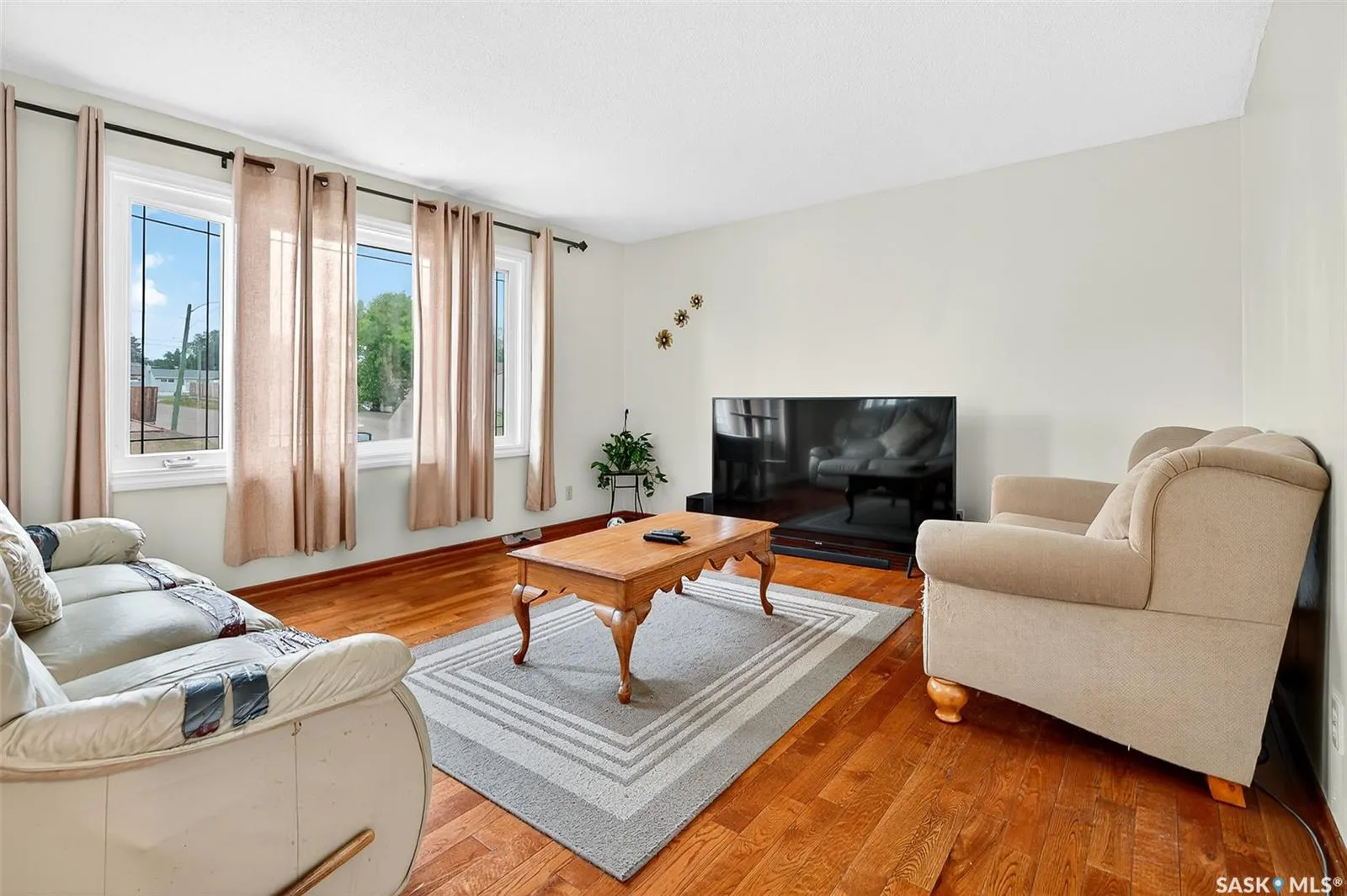 1303 Athabasca STREET W