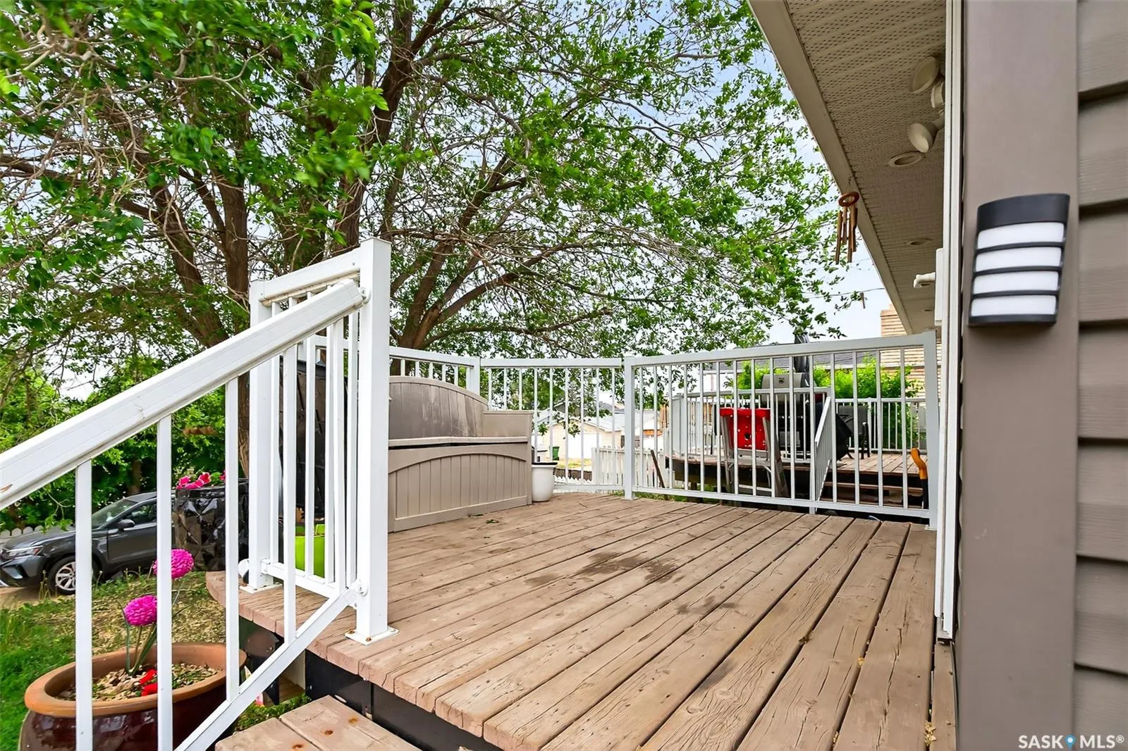 1303 Athabasca STREET W