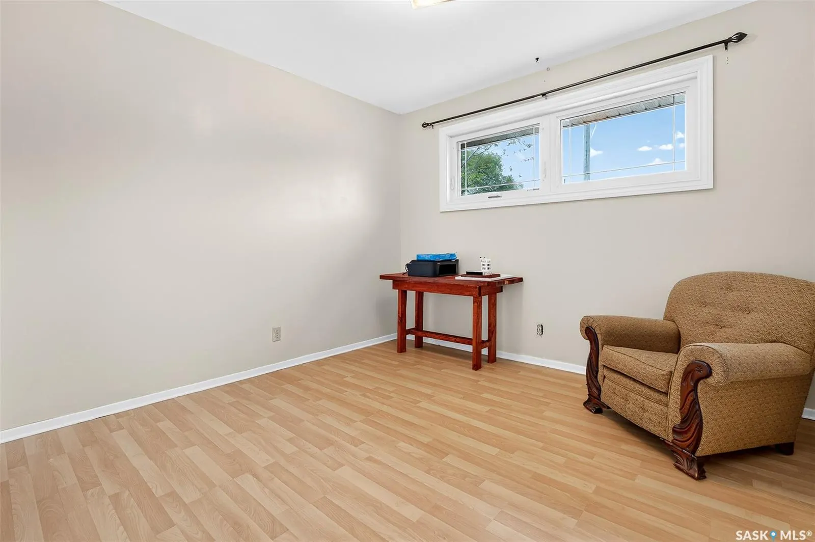 1303 Athabasca STREET W