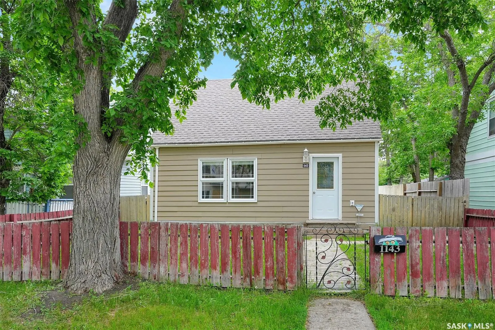 1143 Wascana STREET
