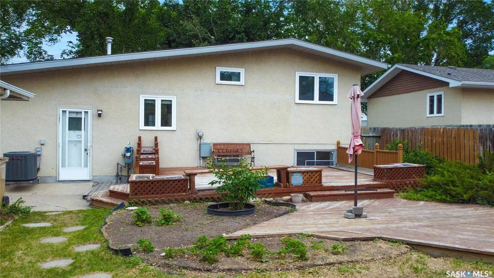 227 Hanley CRESCENT