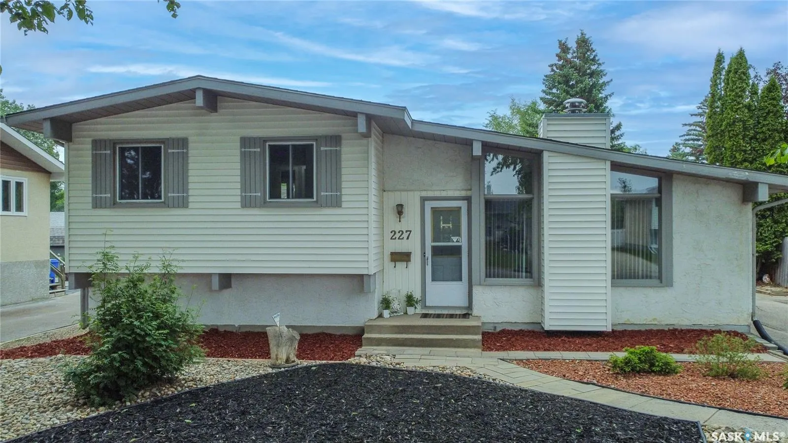 227 Hanley CRESCENT