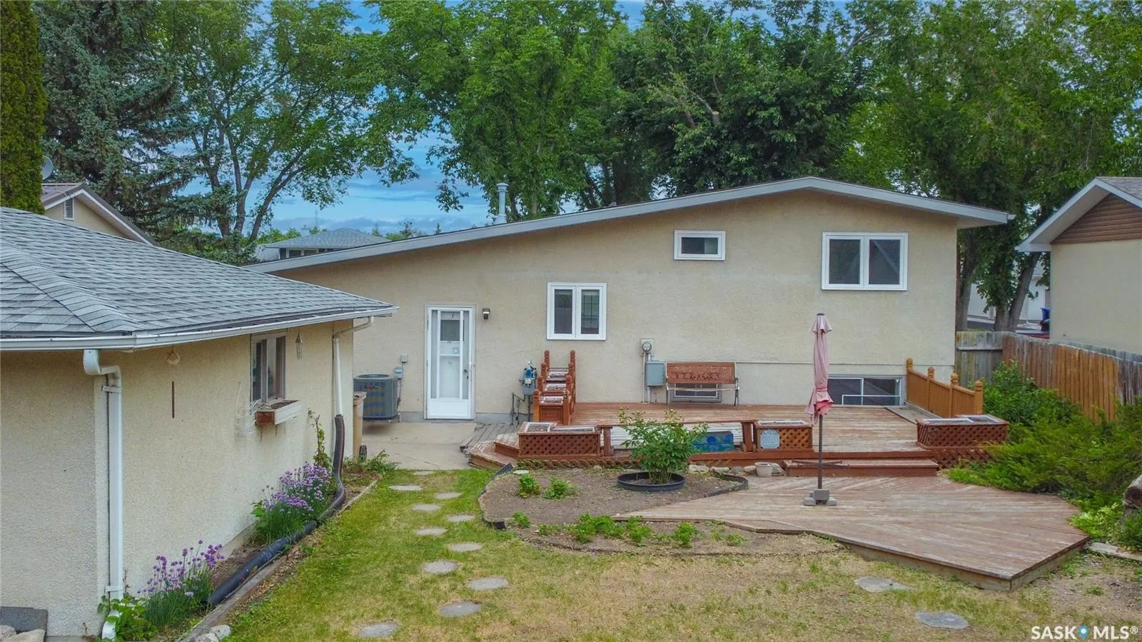 227 Hanley CRESCENT