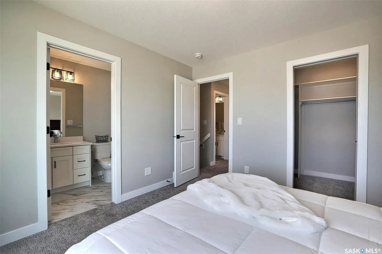 3236 Green Water DRIVE