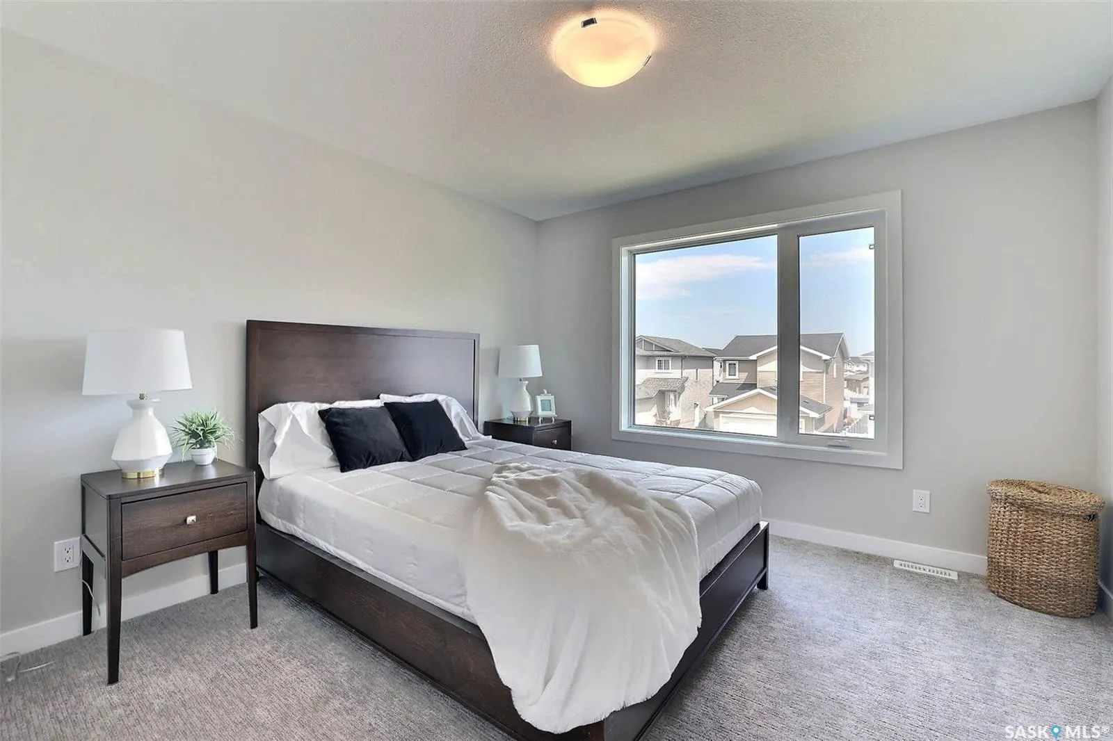 3236 Green Water DRIVE