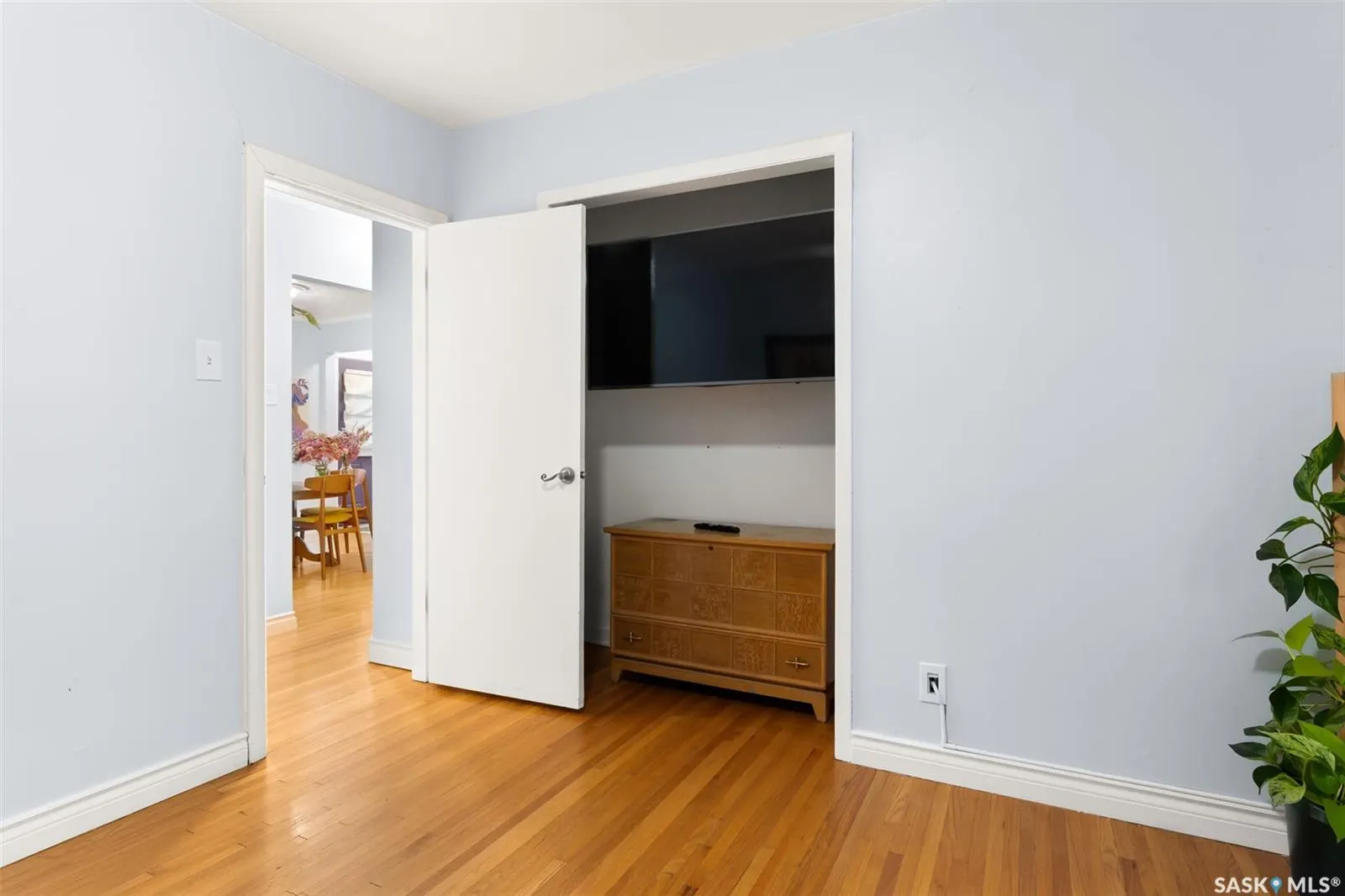 623 BROADWAY AVENUE E