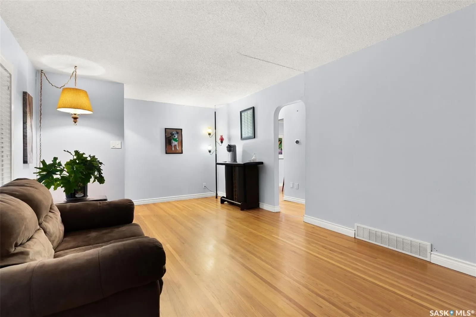 623 BROADWAY AVENUE E