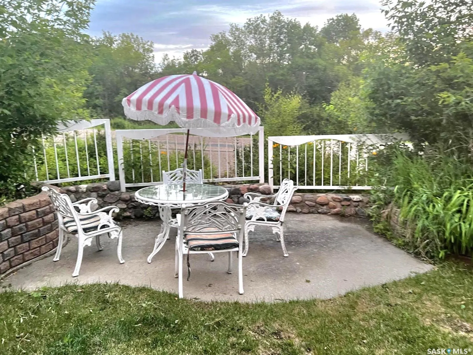 10 Meadow BAY