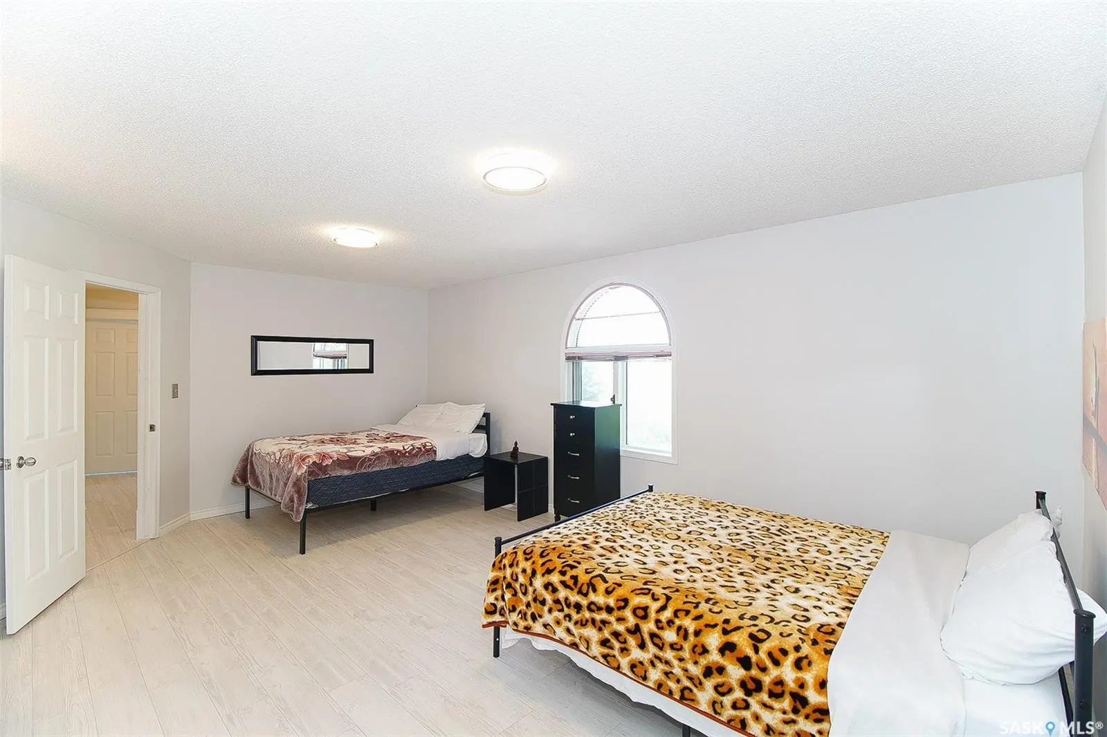 10 Meadow BAY
