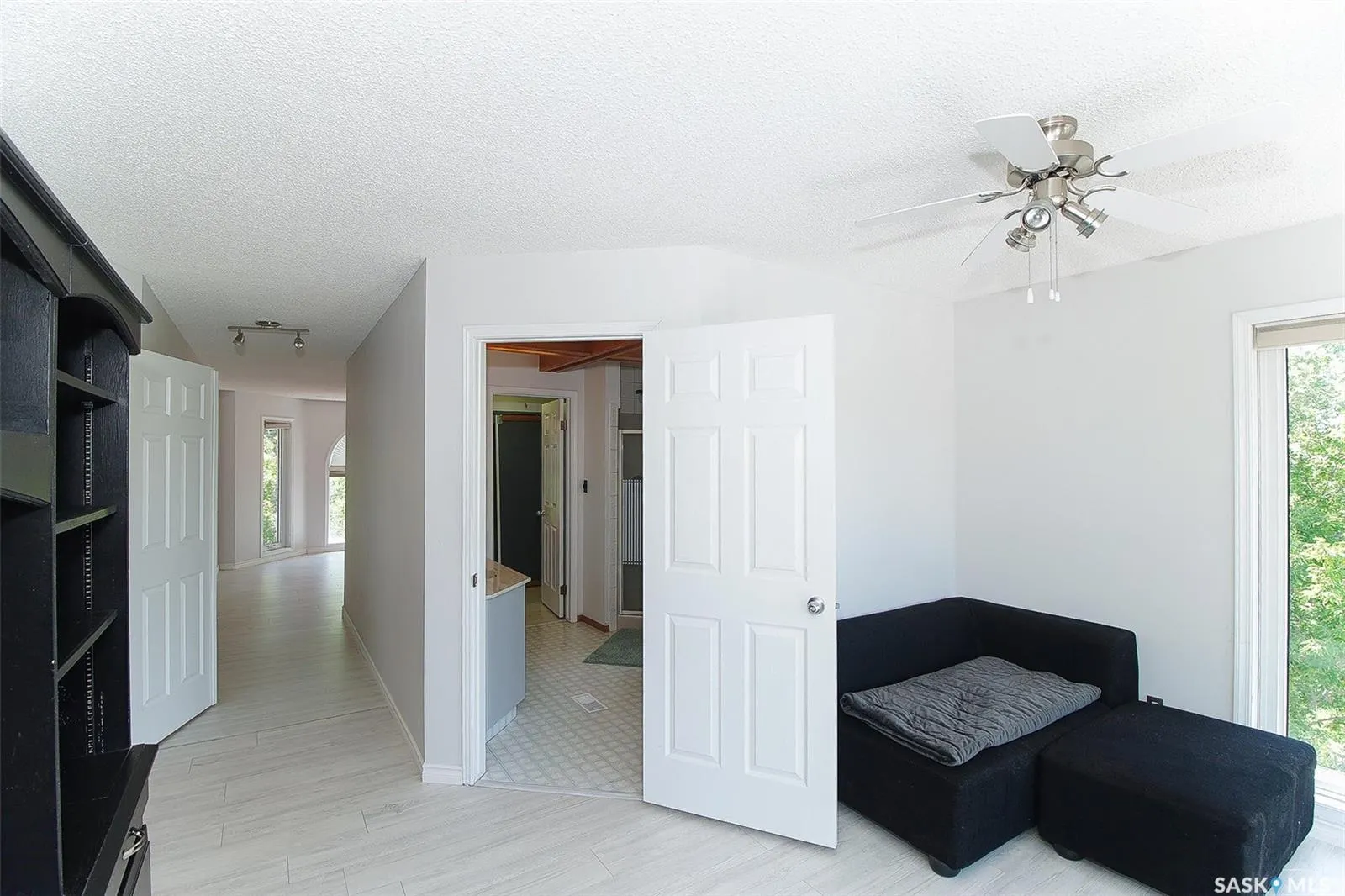 10 Meadow BAY