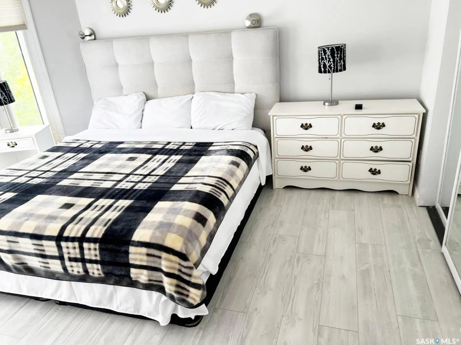 10 Meadow BAY