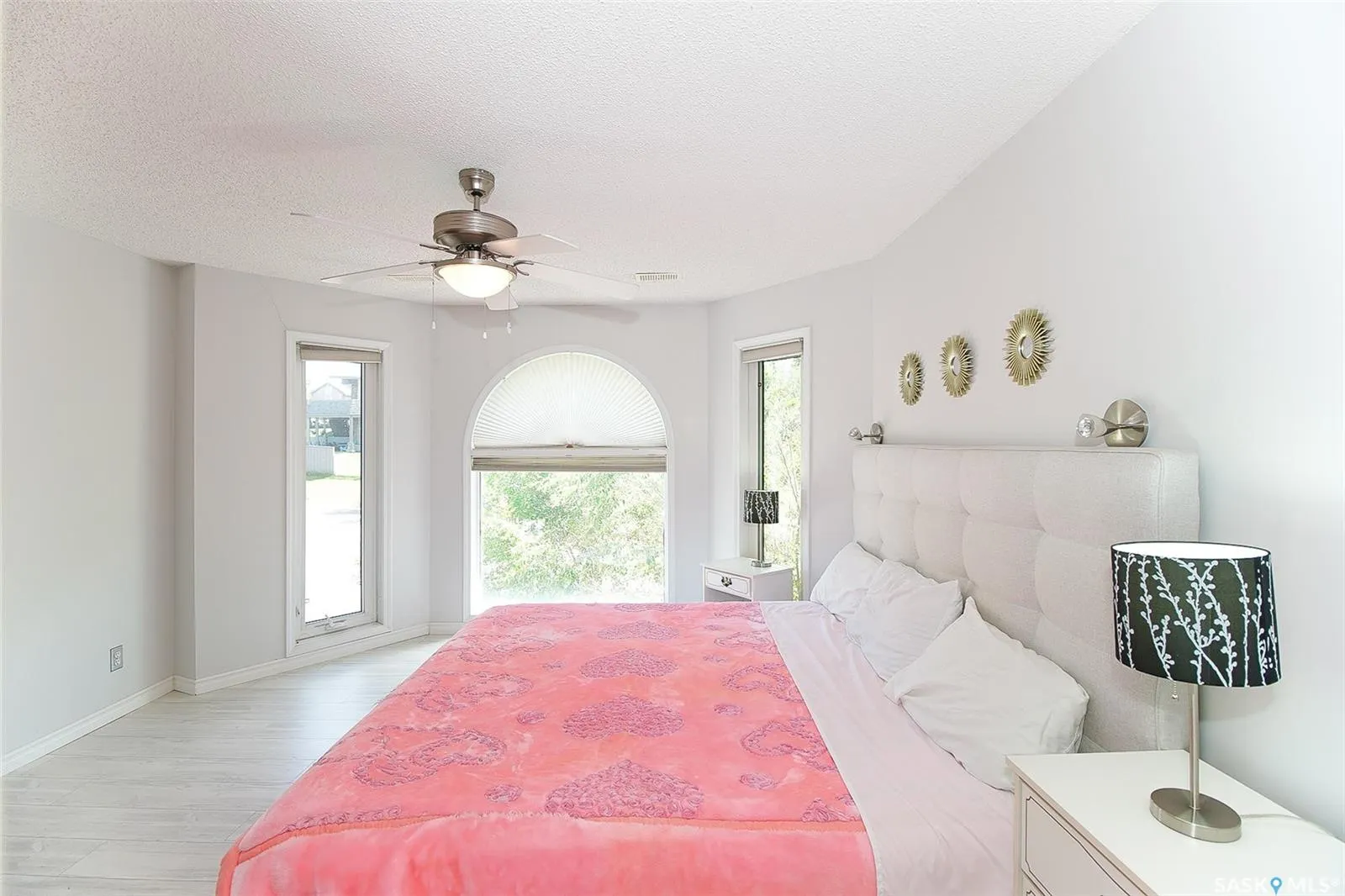 10 Meadow BAY