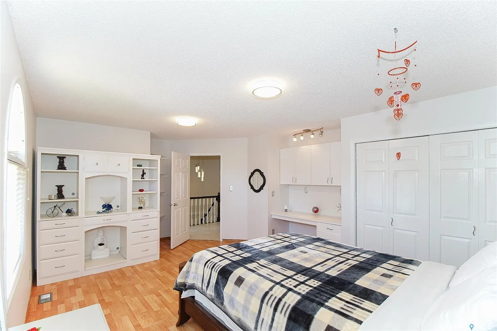 10 Meadow BAY