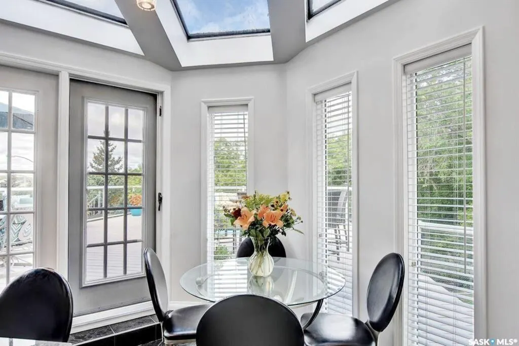 10 Meadow BAY