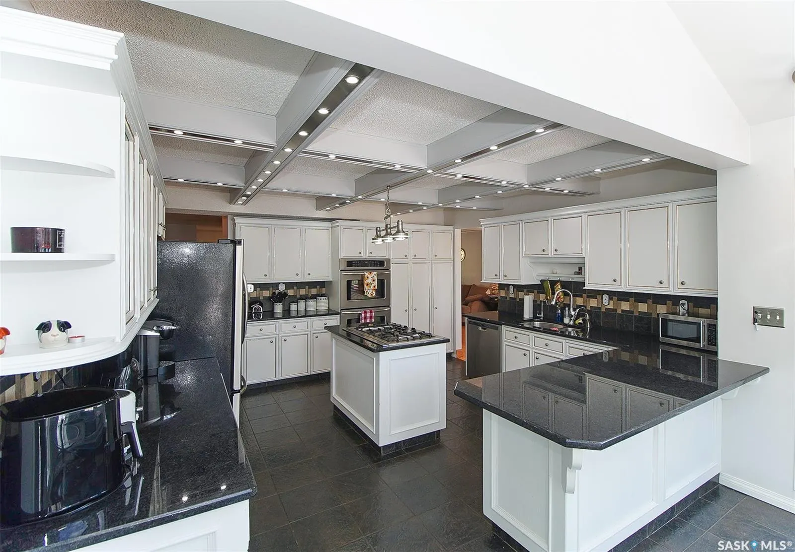 10 Meadow BAY