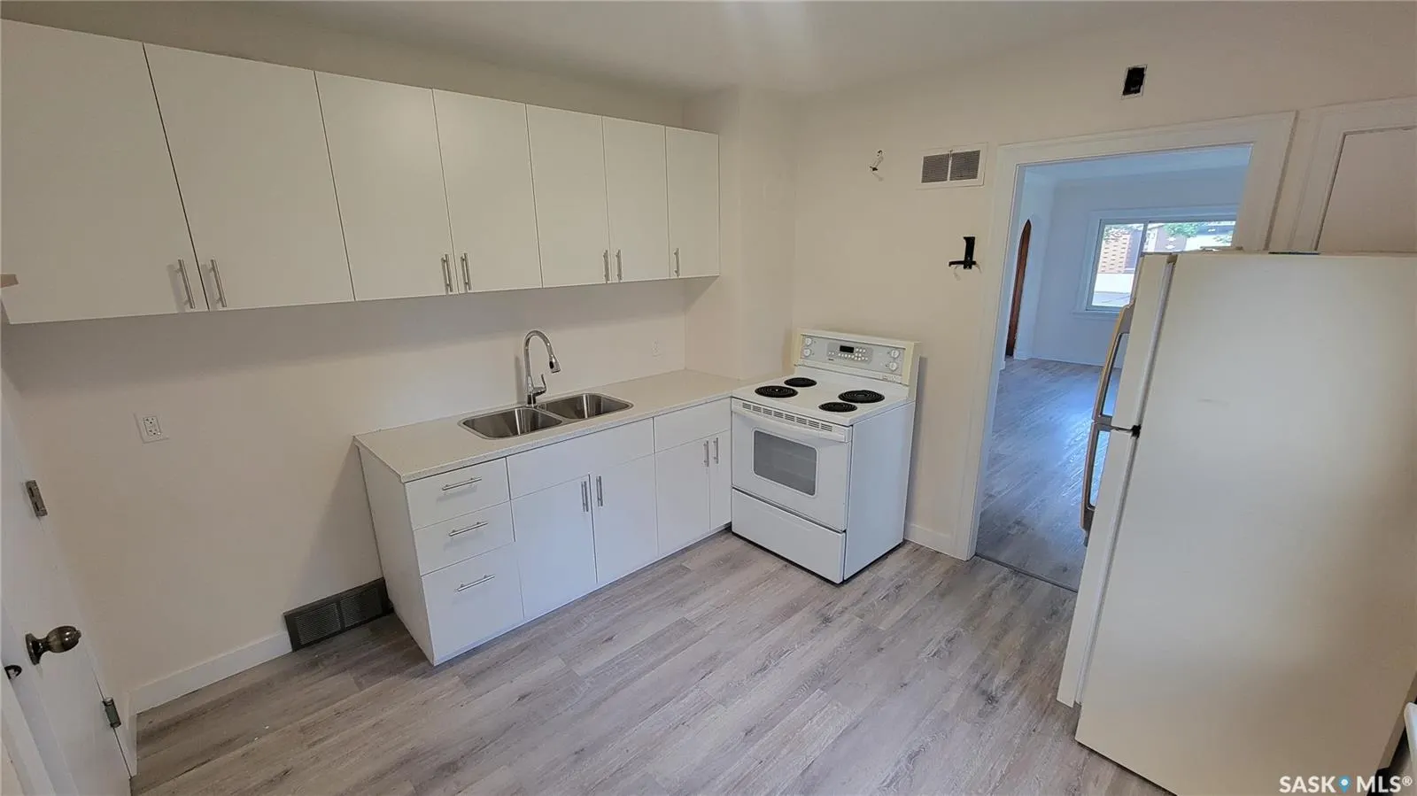 1824 Winnipeg STREET, #A&B