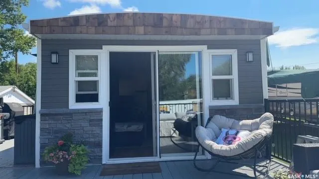 104 Nicoll AVENUE
