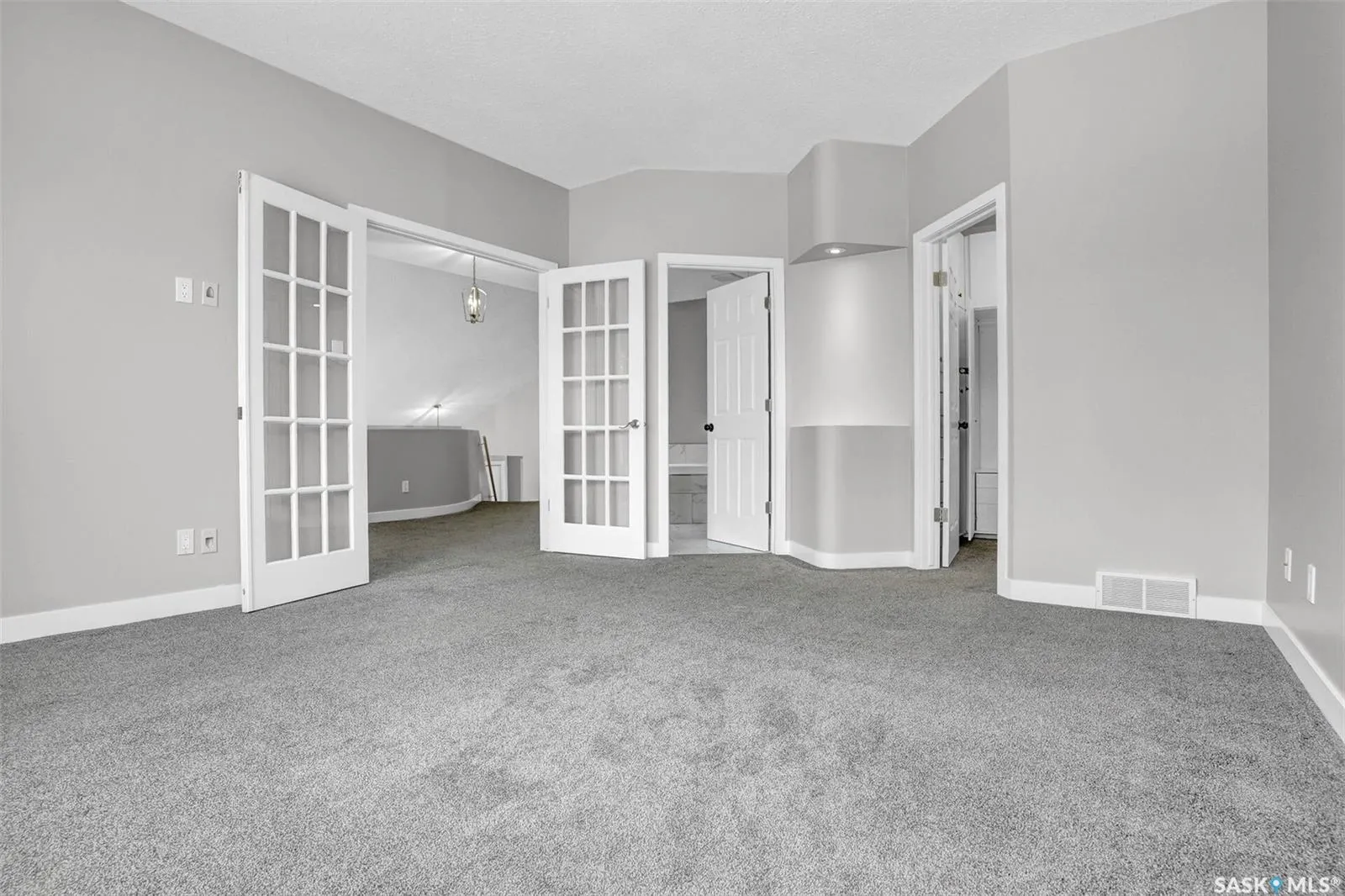 5006 Wascana Vista COURT