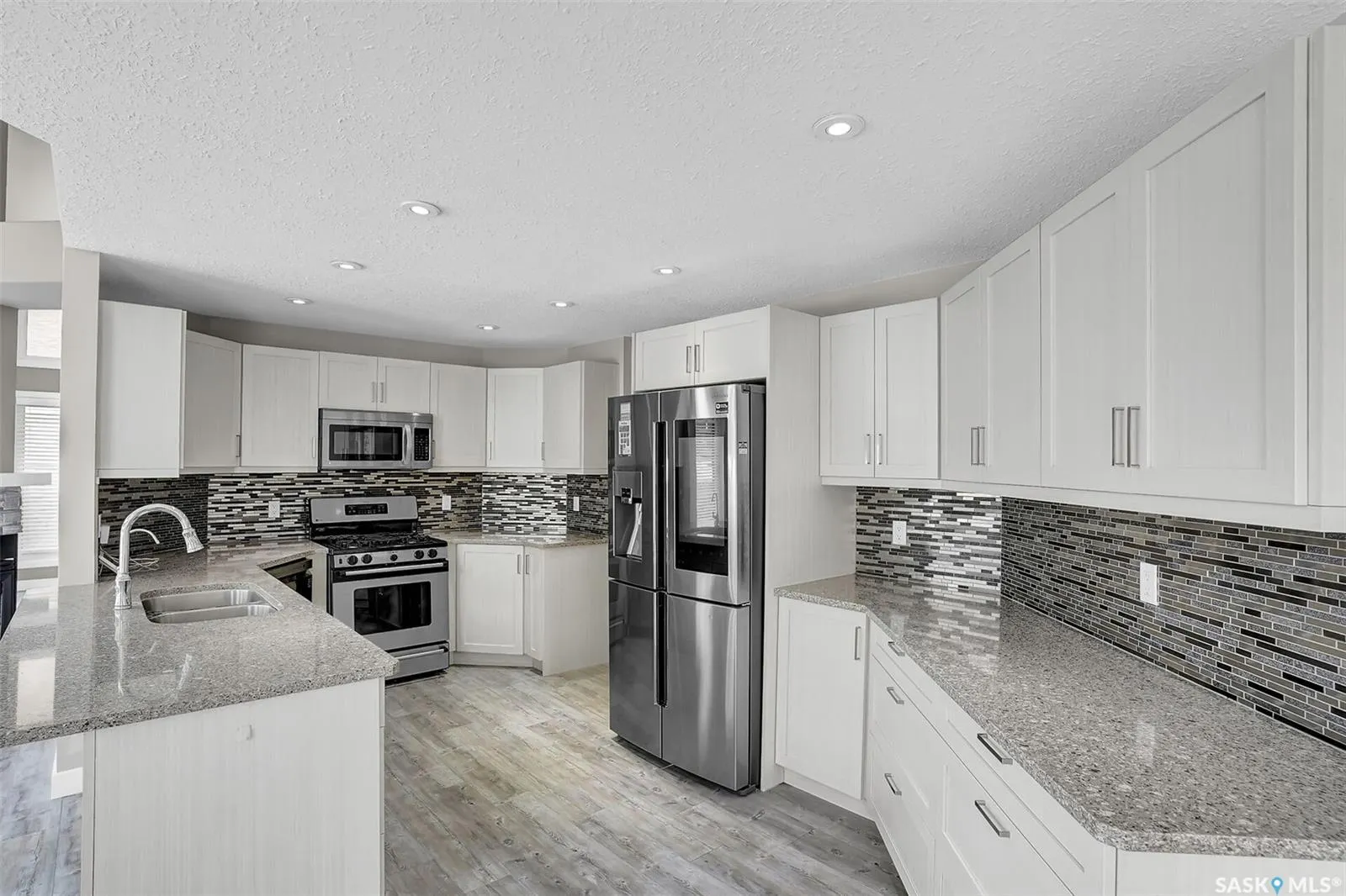 5006 Wascana Vista COURT