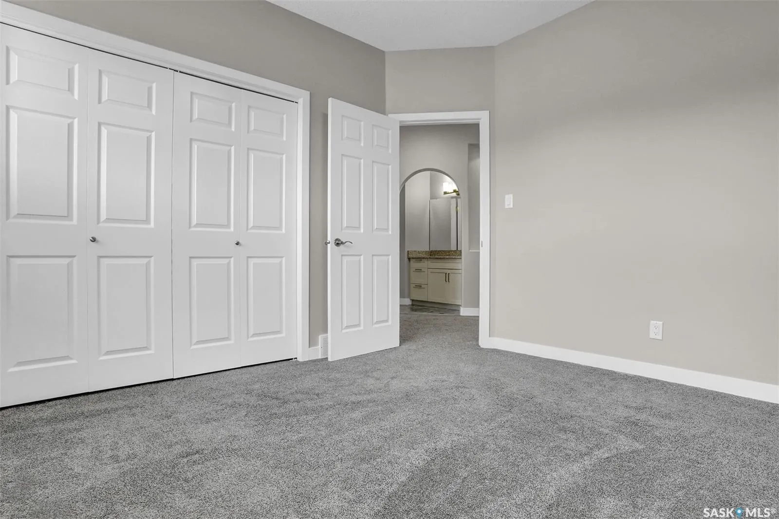 5006 Wascana Vista COURT