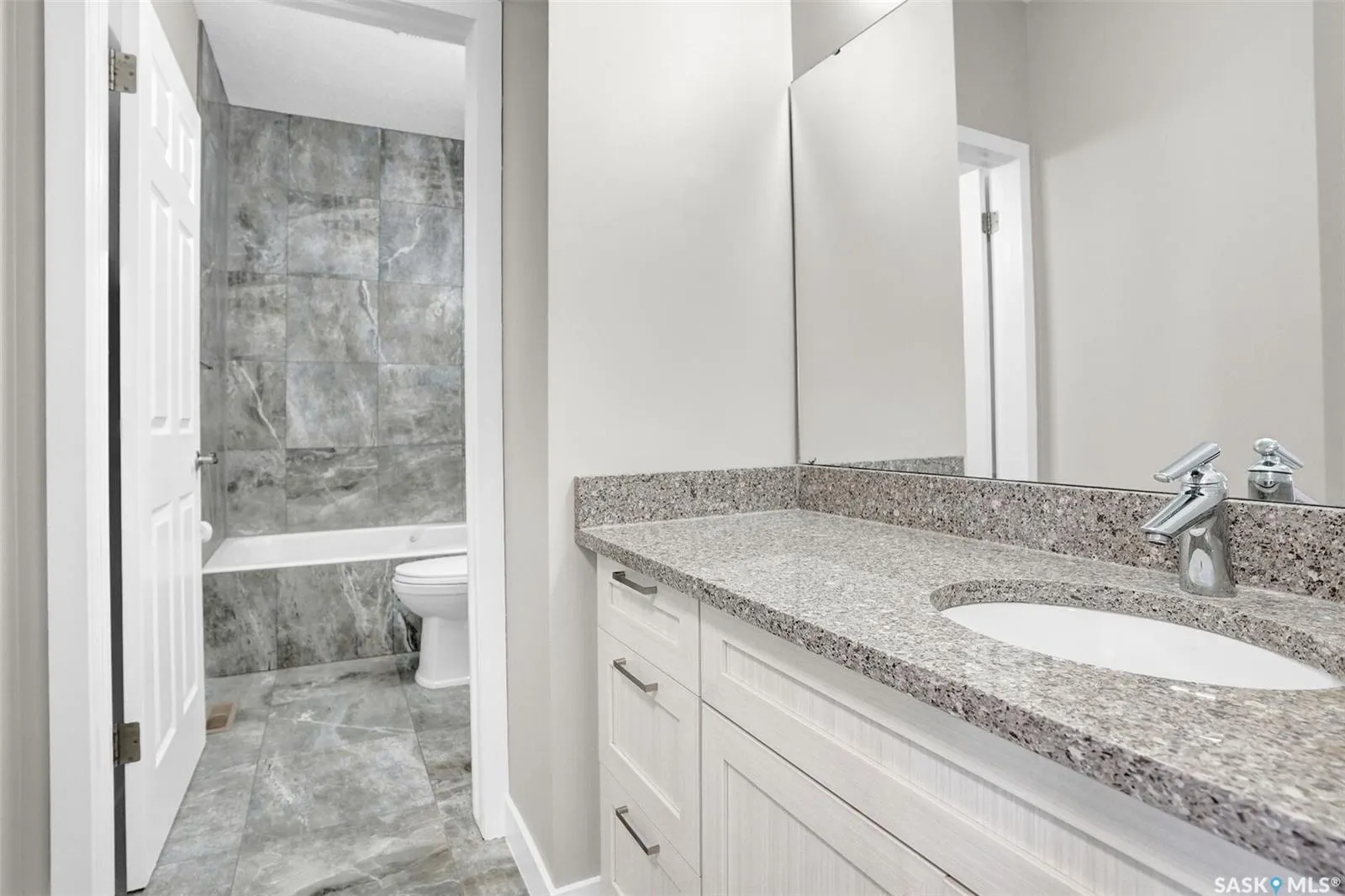 5006 Wascana Vista COURT