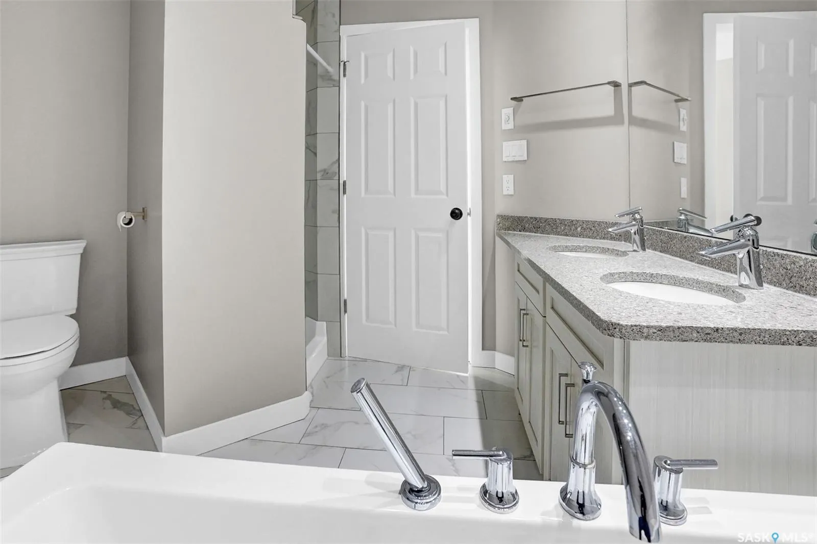 5006 Wascana Vista COURT