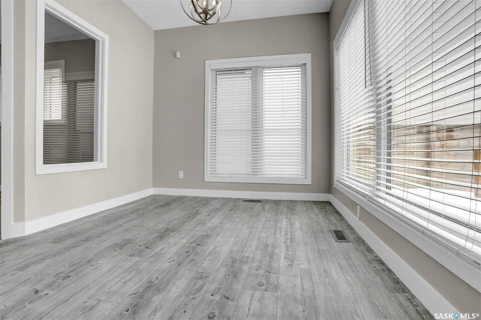 5006 Wascana Vista COURT