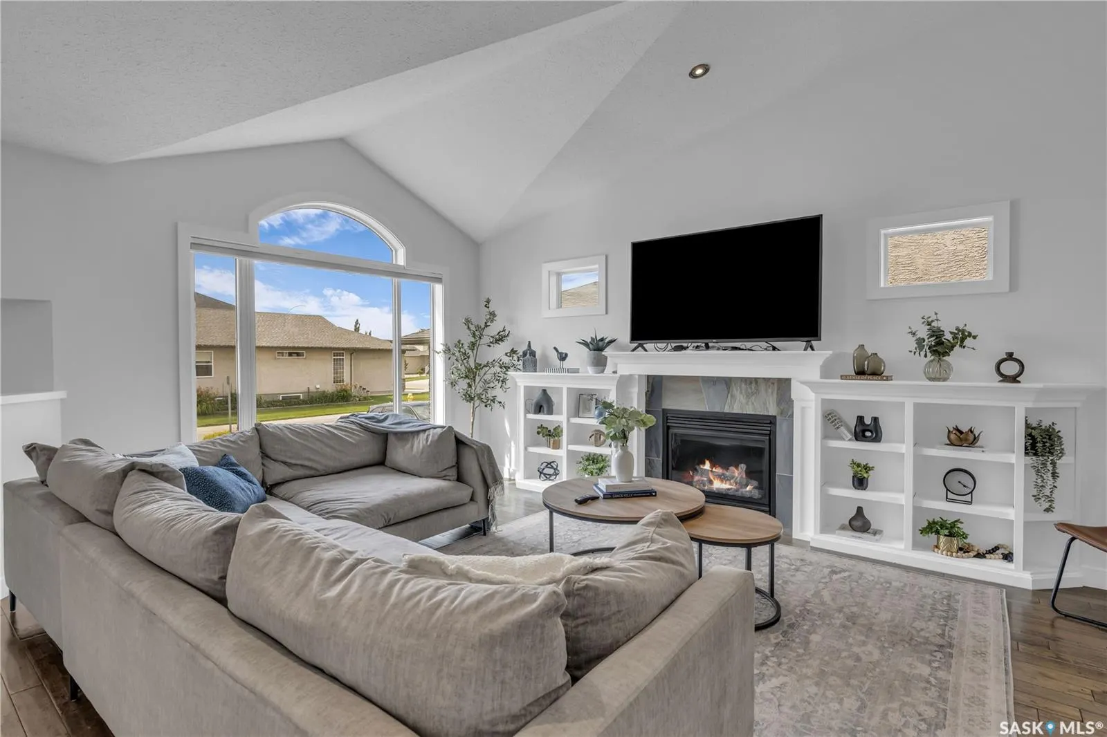 4569 Hames CRESCENT
