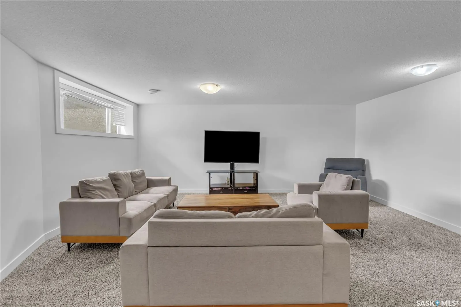 4569 Hames CRESCENT