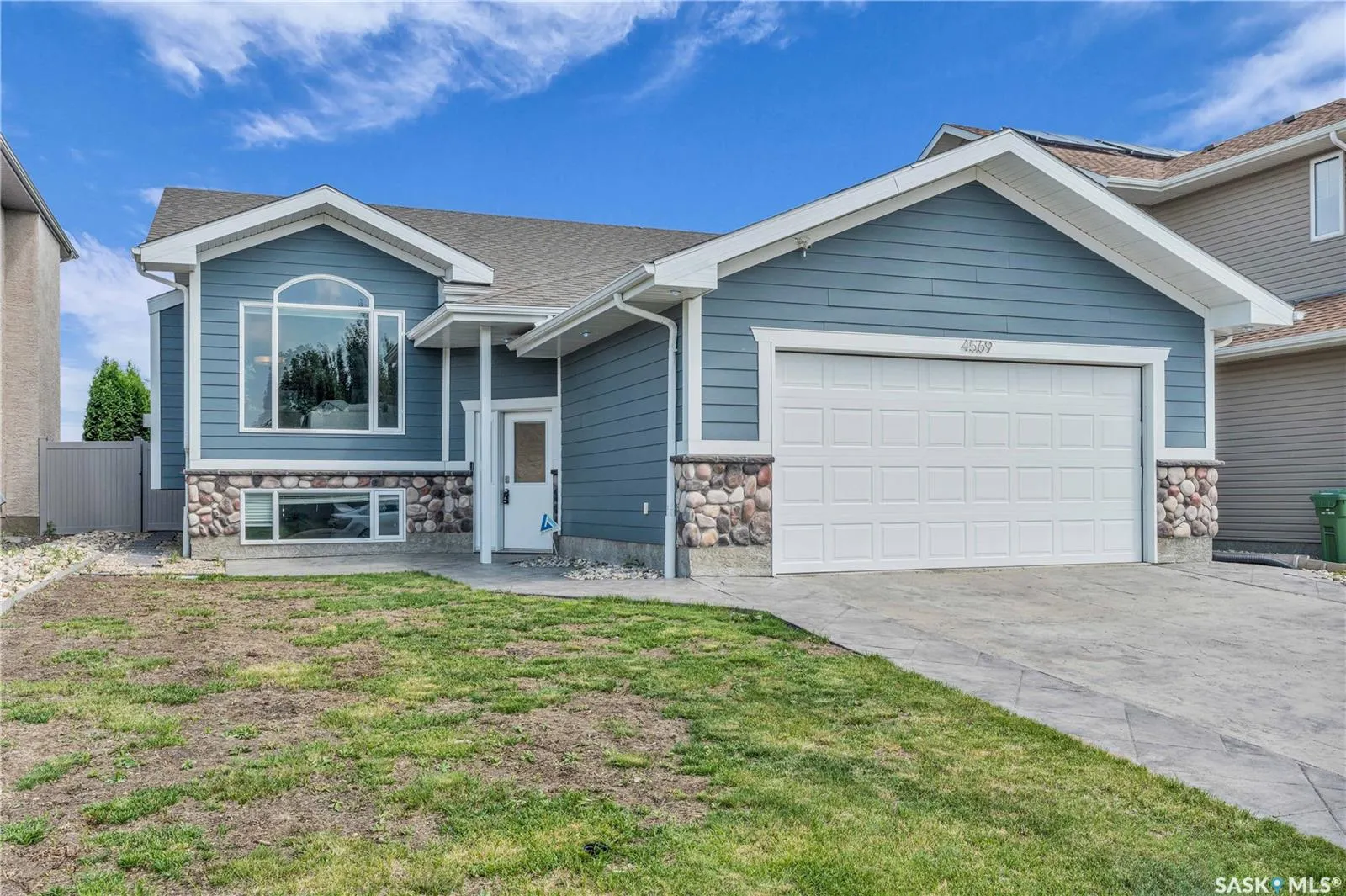 4569 Hames CRESCENT