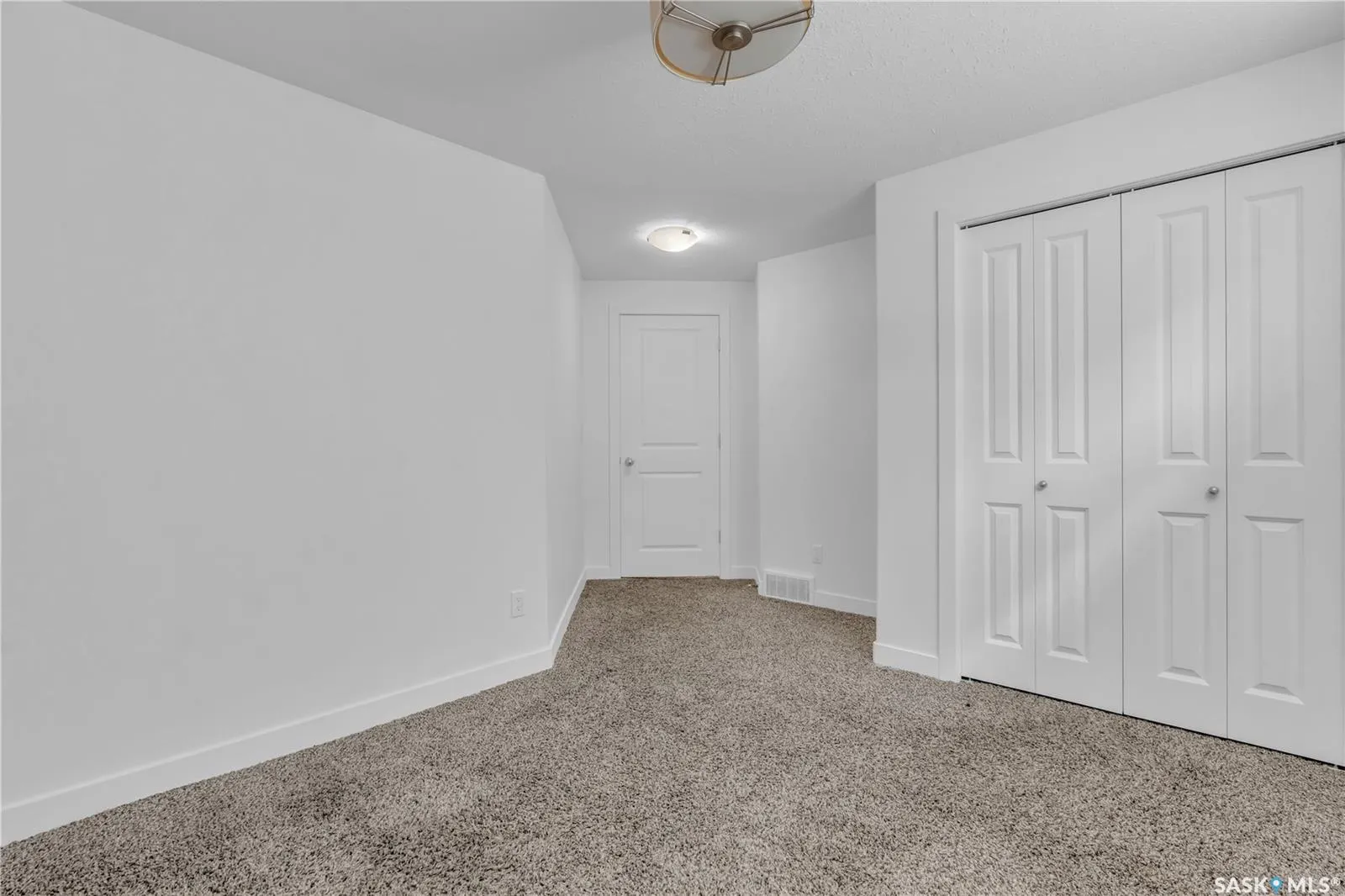 4569 Hames CRESCENT