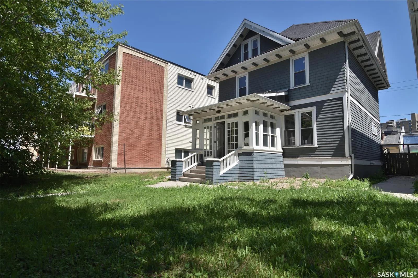 2143 Angus STREET