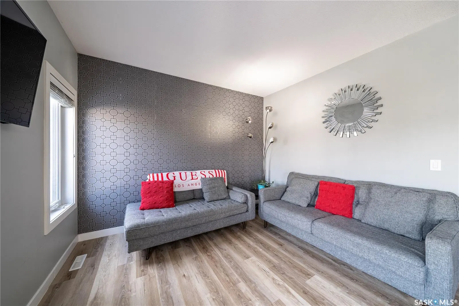 5427 Universal CRESCENT