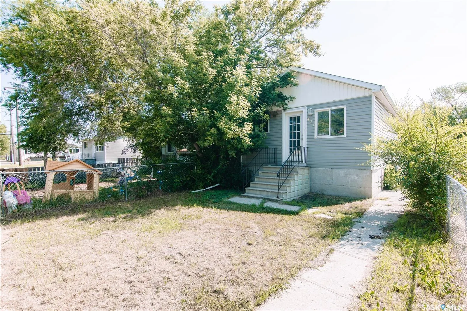 421 Alexandra STREET