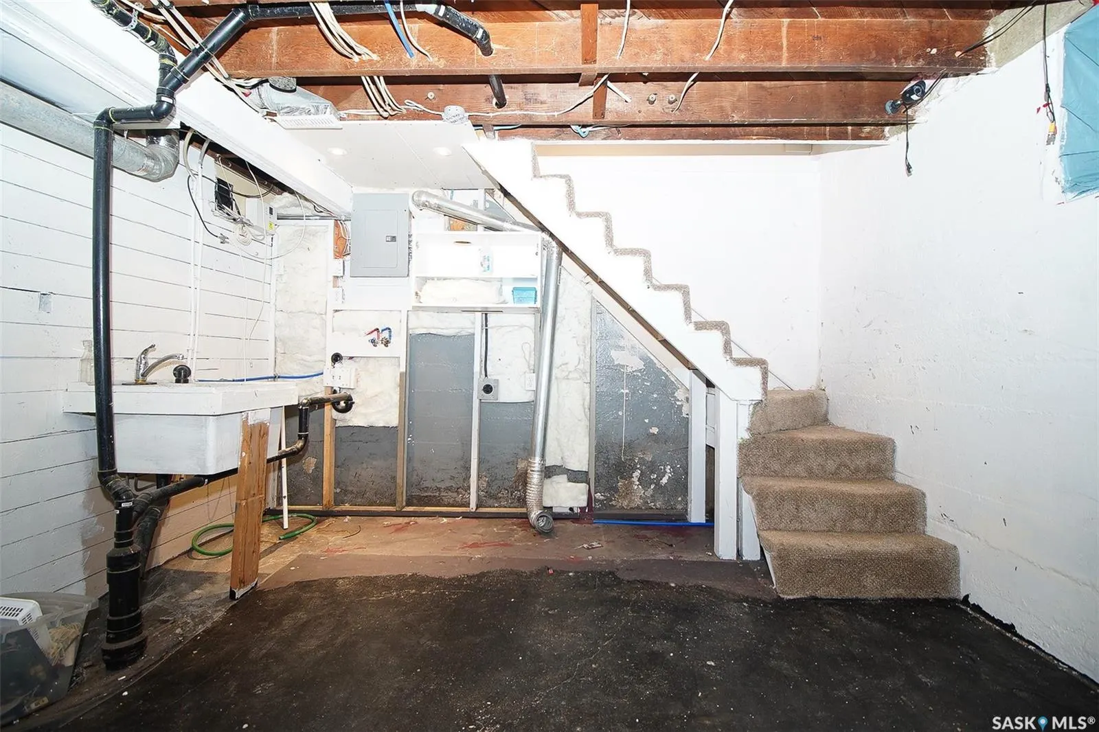 1012 Victoria AVENUE