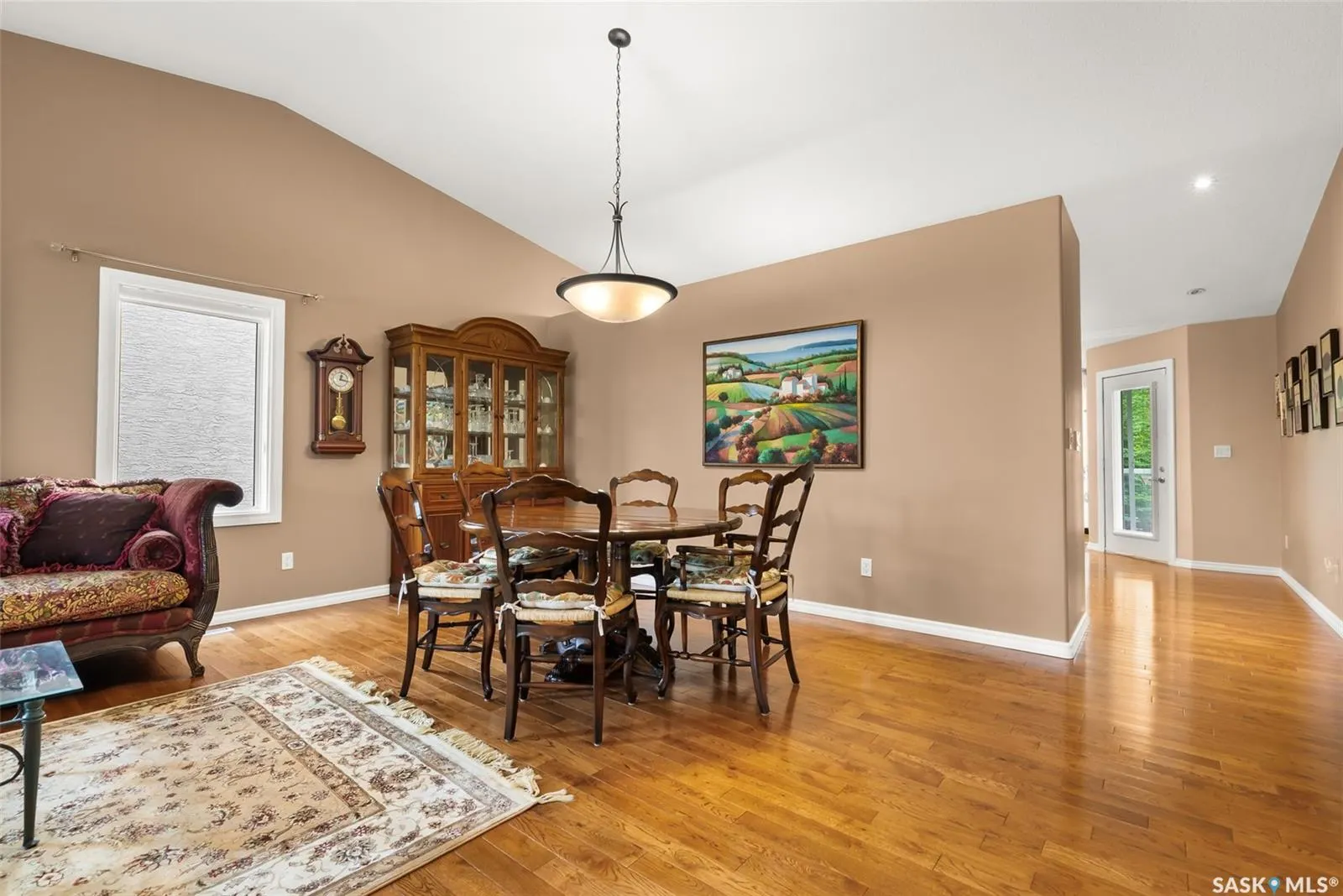 6263 Wascana Court CRESCENT