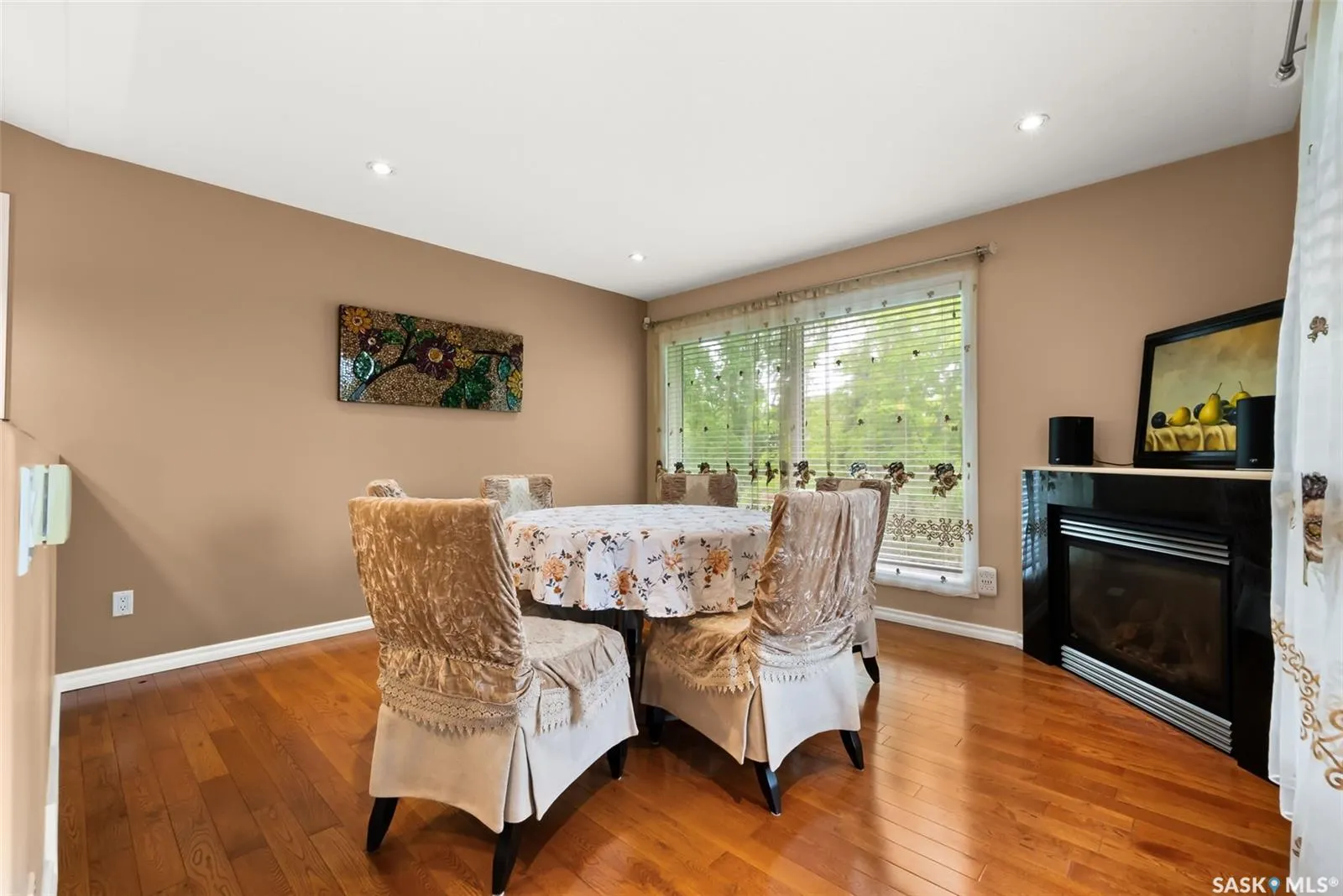 6263 Wascana Court CRESCENT