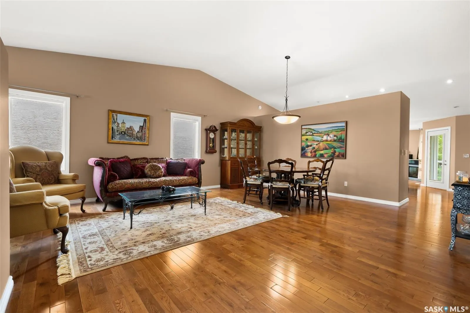 6263 Wascana Court CRESCENT