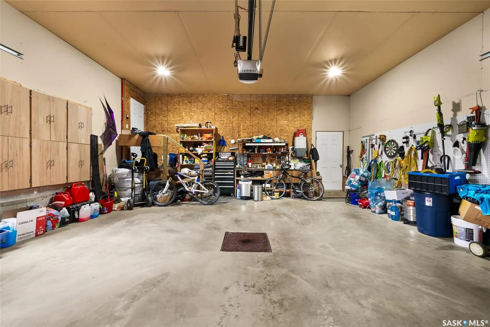 6263 Wascana Court CRESCENT