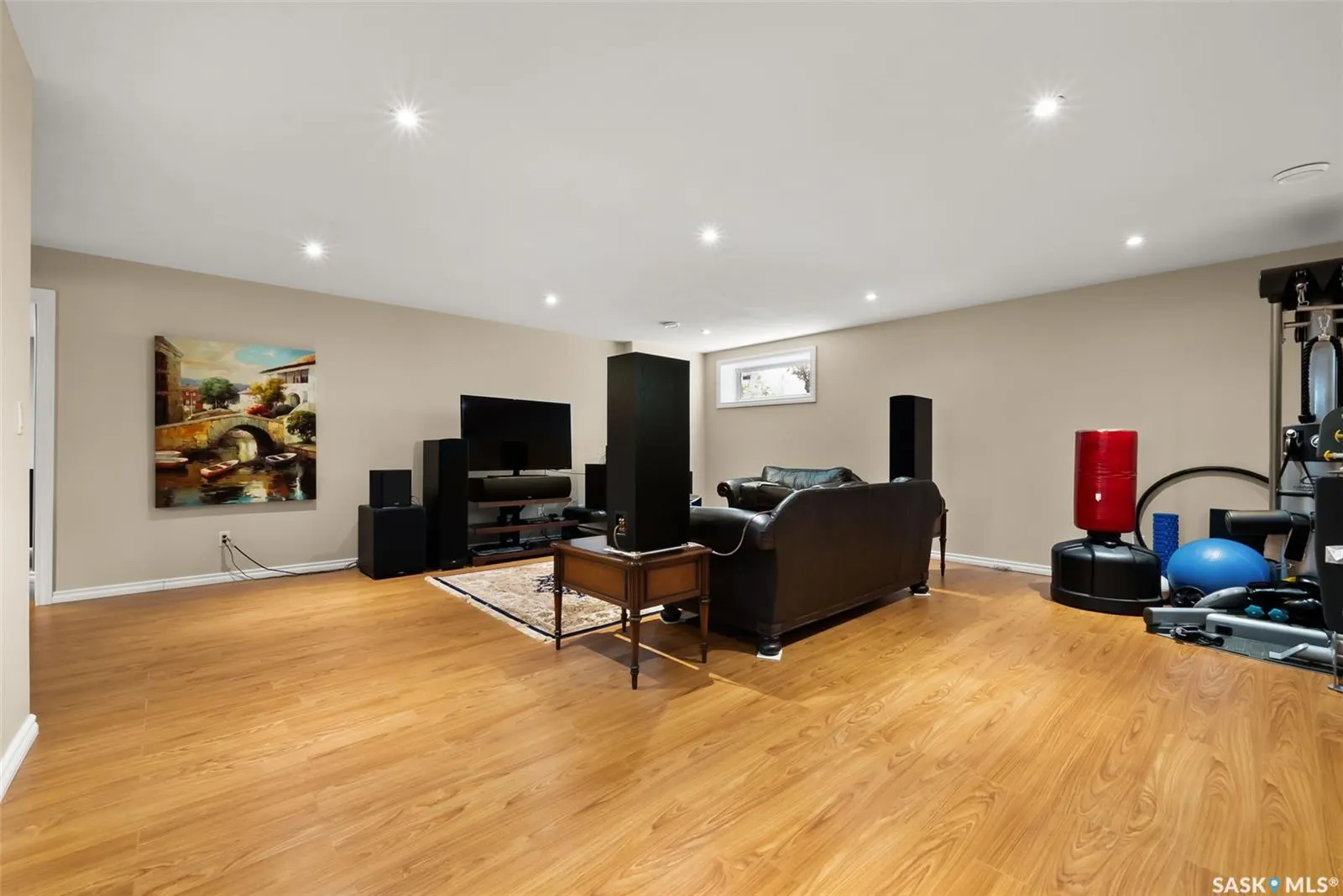 6263 Wascana Court CRESCENT