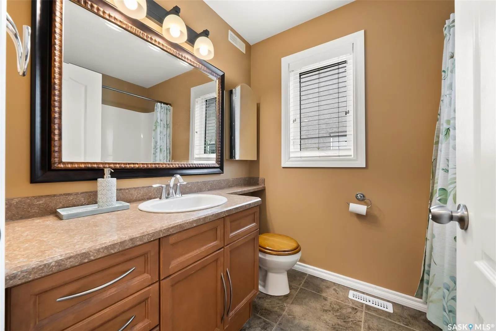 6263 Wascana Court CRESCENT