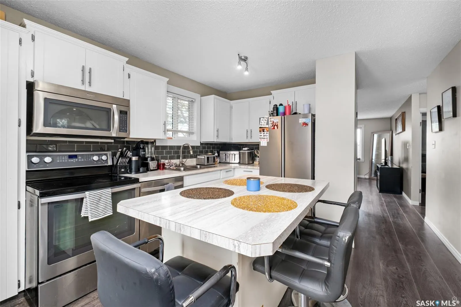 1501 McIntosh DRIVE